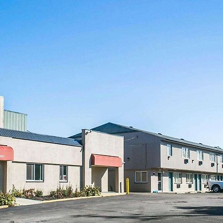 Econo Lodge Warrensville Warrensville Heights Exterior photo