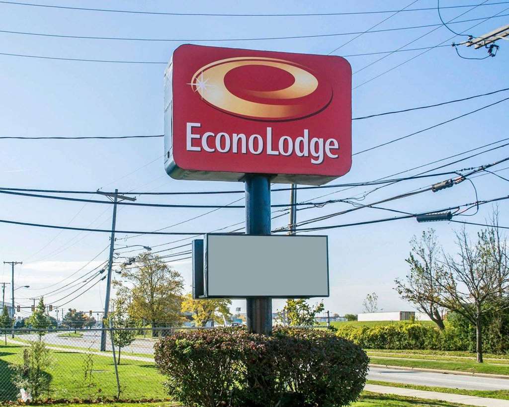 Econo Lodge Warrensville Warrensville Heights Exterior photo